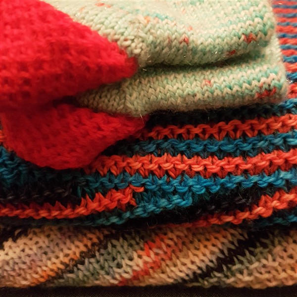 leftfootdaisy-knitwear-ends-sewn-in