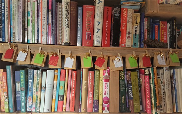 leftfootdaisy-twelve-days-christmas-twelve-bags-displayed