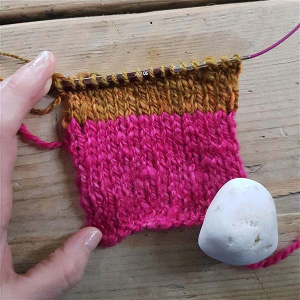 leftfootdaisy-hilltopcloud-fibre-spun-finished-caked-swatched