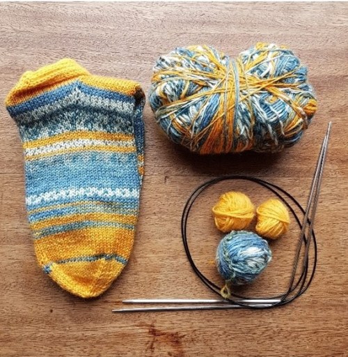 Leftfootdaisy-hayfever-sufferer-knitting-woes-sock-yarn