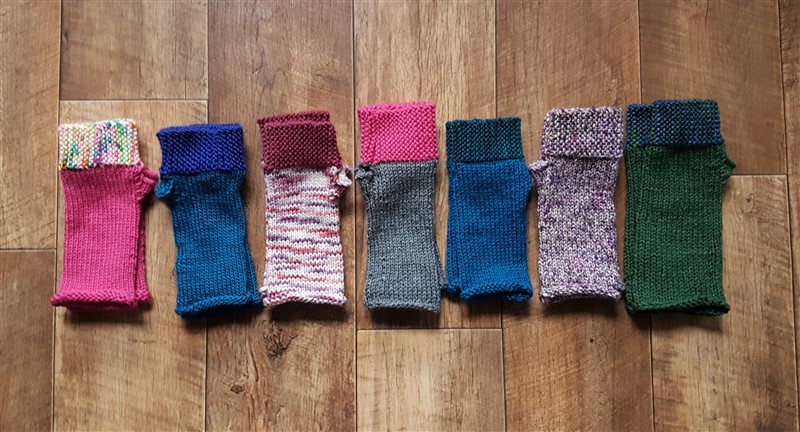 leftfootdaisy-reflections-on-a-knitted-christmas-part-2-all-the-camp-out-fingerless-mitts-featured-photo