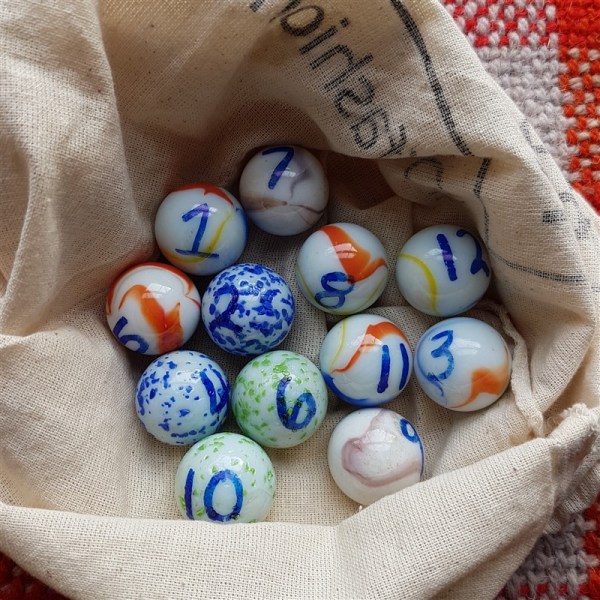 leftfootdaisy-knitted-diaries-2018-part-one-marbles