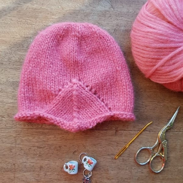 leftfootdaisy-too-many-baby-hats-pink-milan